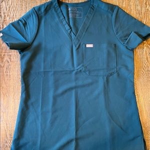 FIGS Catarina One-Pocket Scrub Top